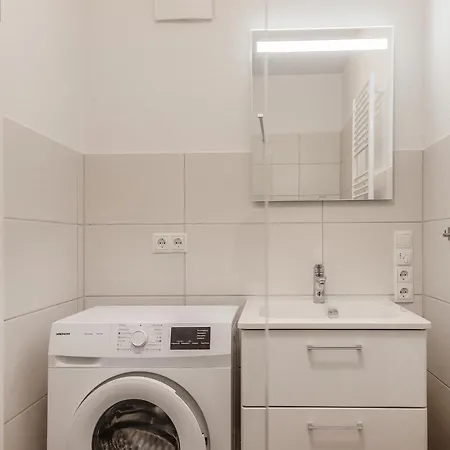 Wittmunder Strasse 24a 50236 *